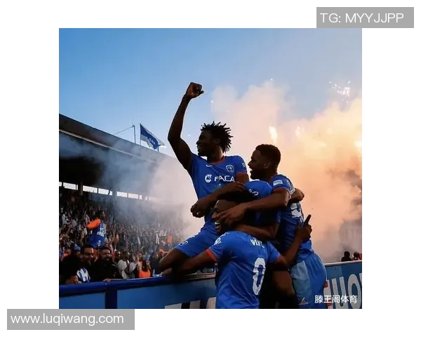 英超激战：波尔图逆转多特蒙德精彩瞬间引爆全场热情