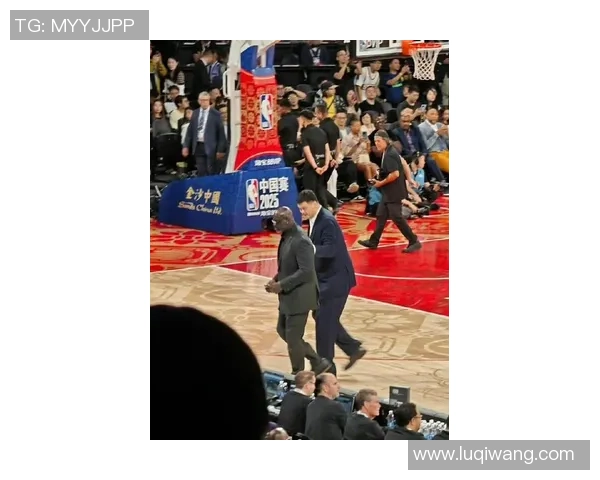 姚明与曾志伟畅谈篮球与娱乐的跨界碰撞与人生感悟