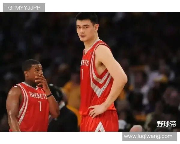 姚明突破技术解析：如何在篮球场上实现高效进攻与防守的完美结合