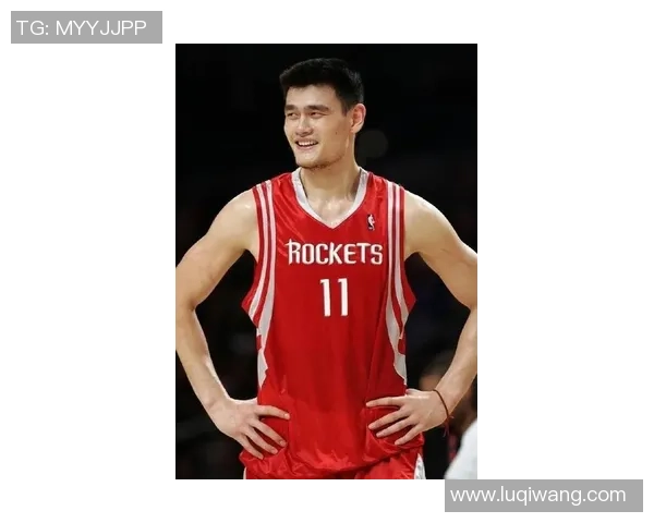 姚明退役时的复杂表情揭示了他对篮球生涯的深刻感悟与不舍情怀