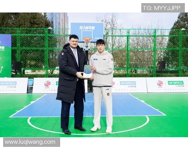 姚明转型为专职裁判引发热议篮球界新风潮与挑战