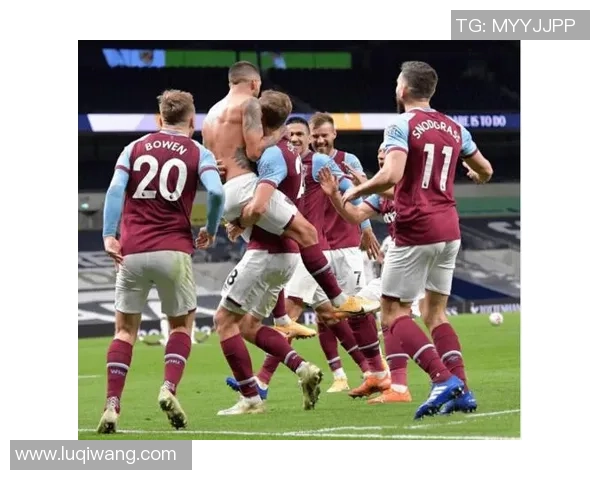 英超激战莱比锡绝杀热刺补时进球引发全场狂欢战术解析