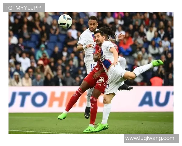 德甲激战巴黎圣日耳曼与尤文图斯战成平局红牌事件引发全场热议