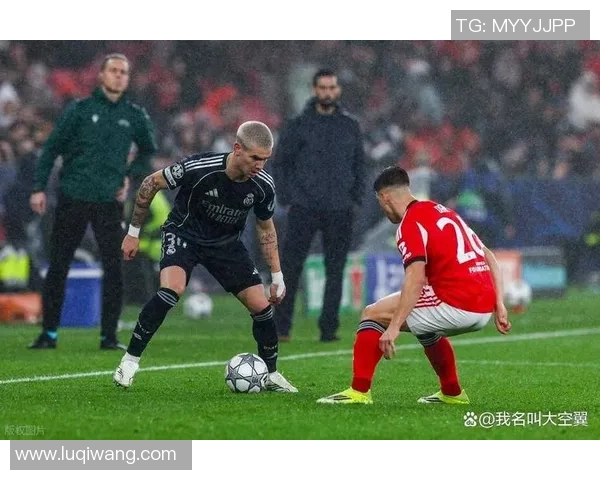 国王杯惊天逆转本菲卡6-2皇马争议判罚引发全场沸腾 国王杯惊天逆转本菲卡6-2皇马争议判罚引发全场沸腾