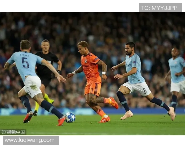 德甲激战曼城与里昂平局绝杀瞬间引发全场沸腾战术解析