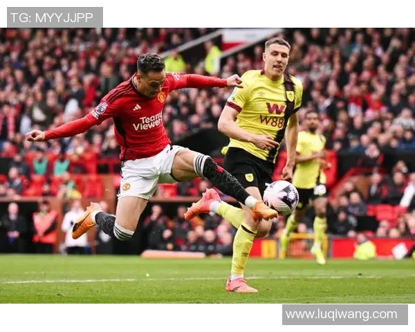 欧联杯精彩对决曼联与多特蒙德战成平局争议判罚引发热议