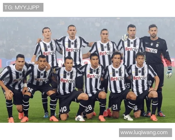 西甲焦点战尤文图斯与巴黎圣日耳曼握手言和双方均无建树引发热议